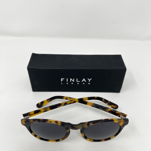 Finlay London Tortoise Round Sunglasses - Picture 2 of 2